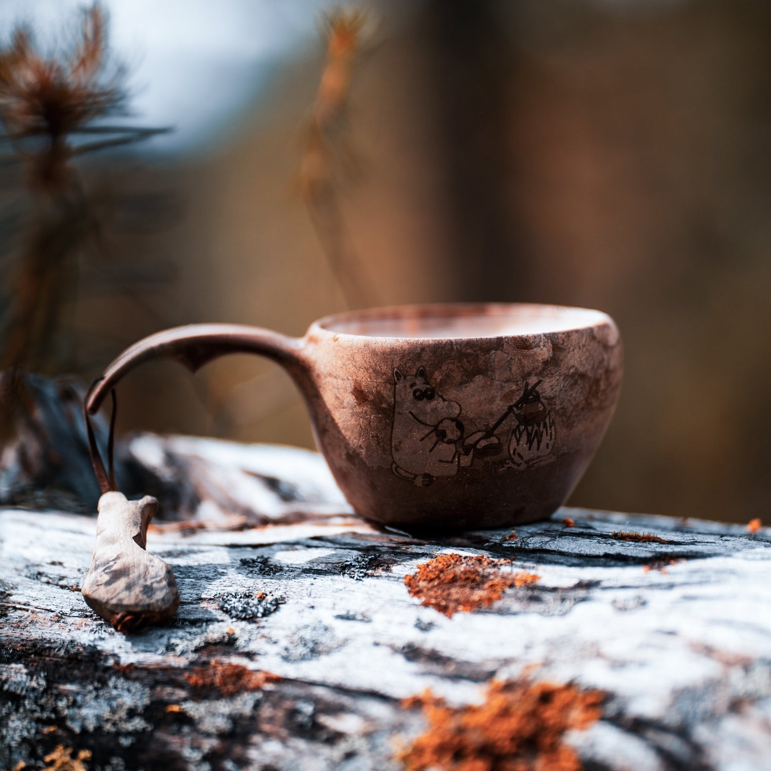 KUPILKA 21 Muumipeikko kahvilla