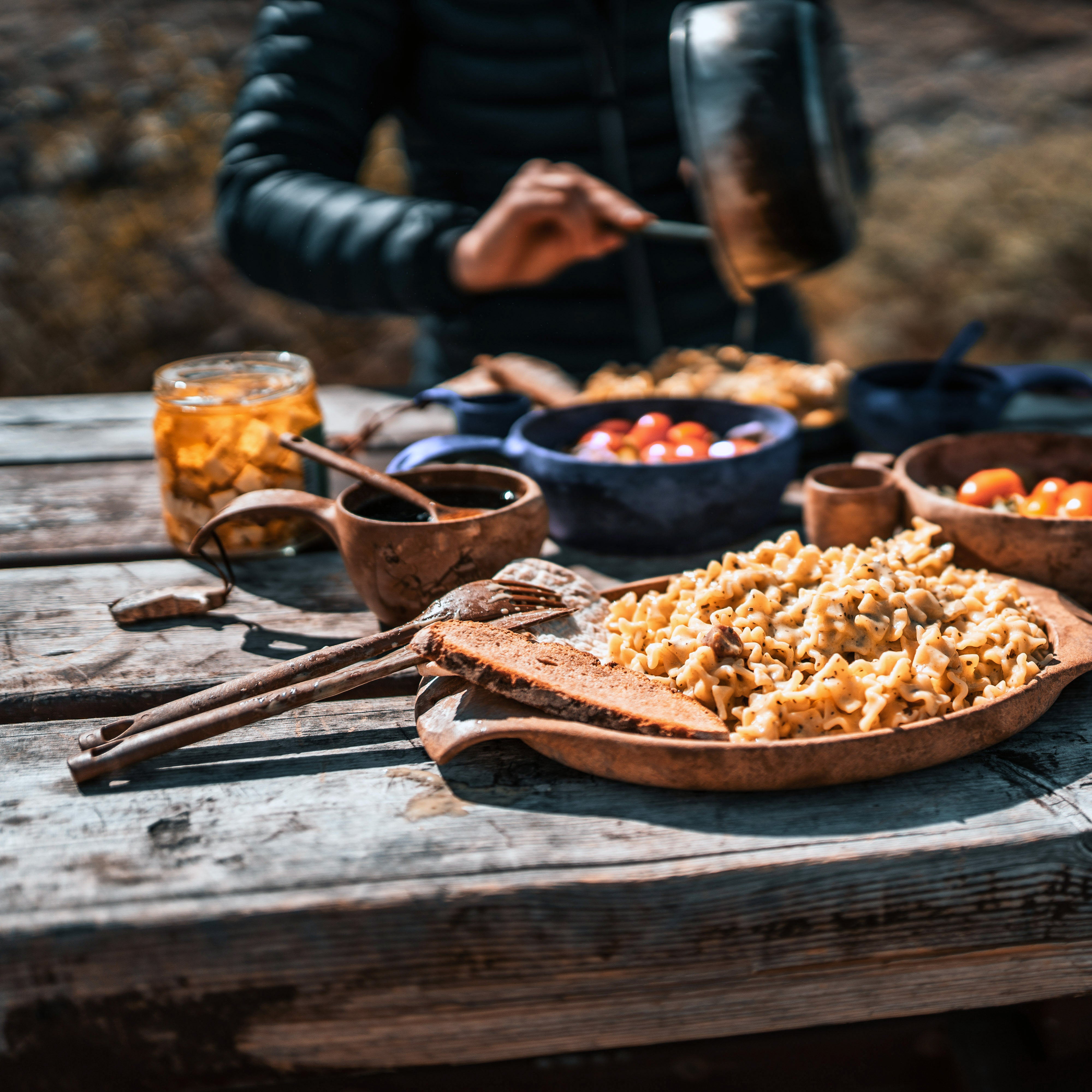 Plate and cutlery online set