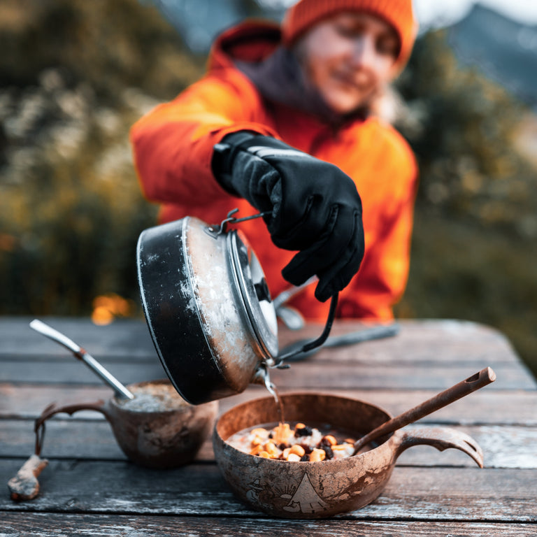 https://kupilka.fi/cdn/shop/files/Moomin_Kupilka_plate_55_Moomins_Camping_Muumit_retkella_cup_21_2.jpg?v=1718710694&width=768